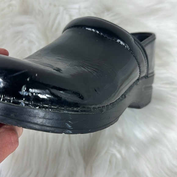Dansko Black Patent Leather Professional Petrol Clogs 38/8 - Picture 7 of 9